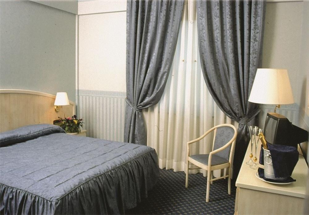 Aldero Hotel Civita Castellana Esterno foto