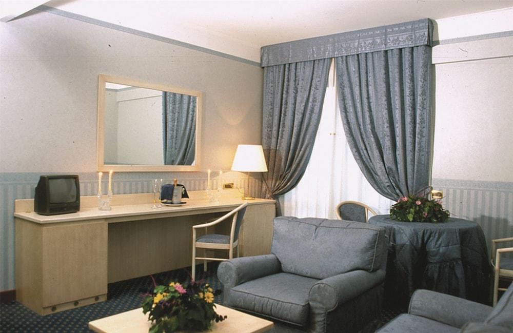 Aldero Hotel Civita Castellana Esterno foto