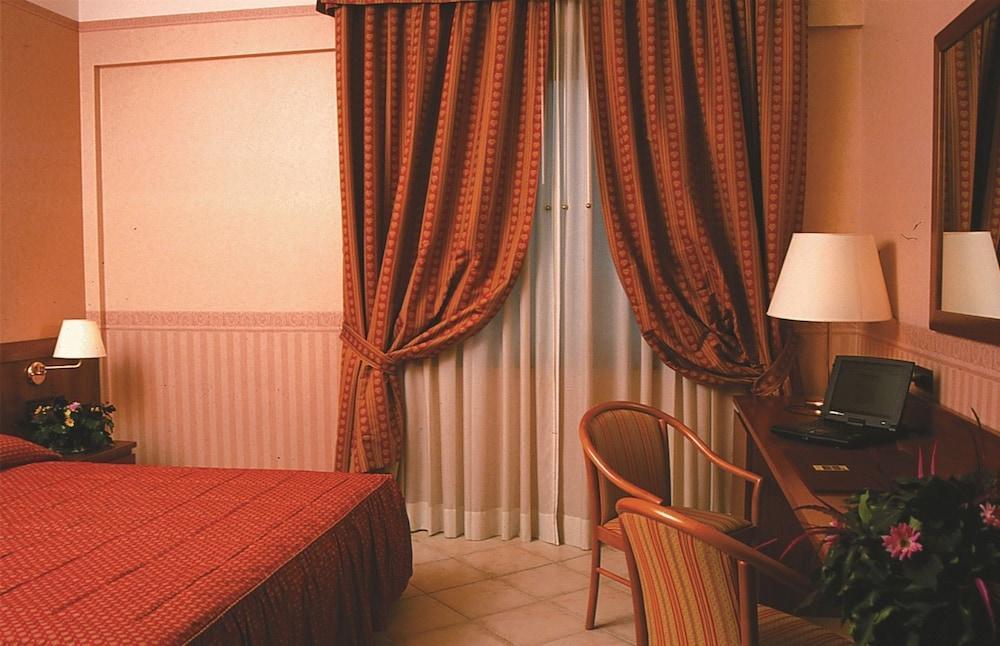 Aldero Hotel Civita Castellana Esterno foto