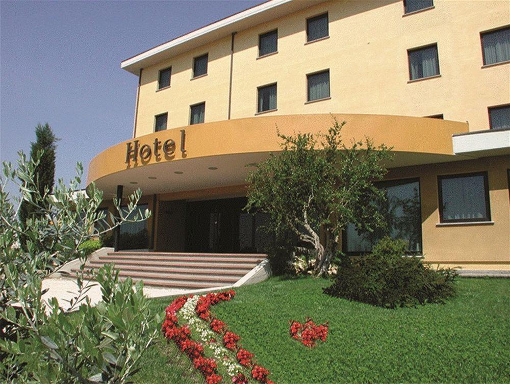 Aldero Hotel Civita Castellana Esterno foto